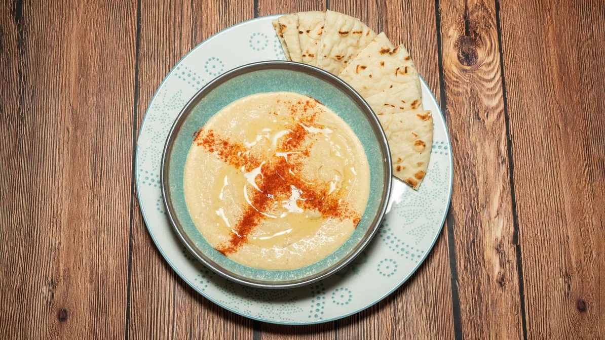 Hummus - Classic creamy hummus with olive oil